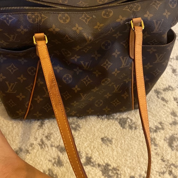 Louis Vuitton Monogram PM zipper. AUTHENTIC - Picture 7 of 12